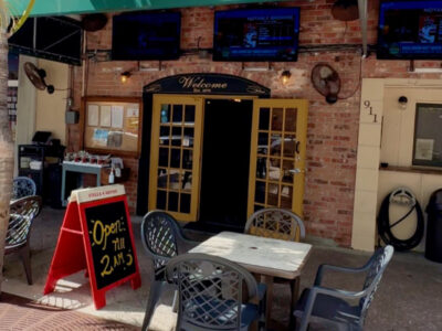 Parrot Lounge - Dog-Friendly Dining - Fort Lauderdale